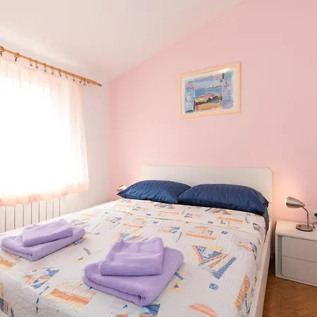 Apartmán With Parking Space Kornic, Krk - 19463